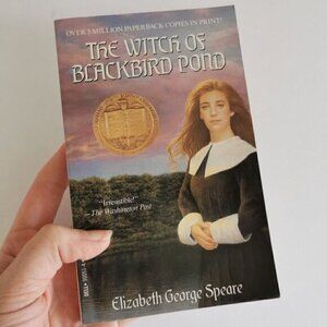 1983 The Witch of Blackbird Pond Paperback Book, American Colonist Historical